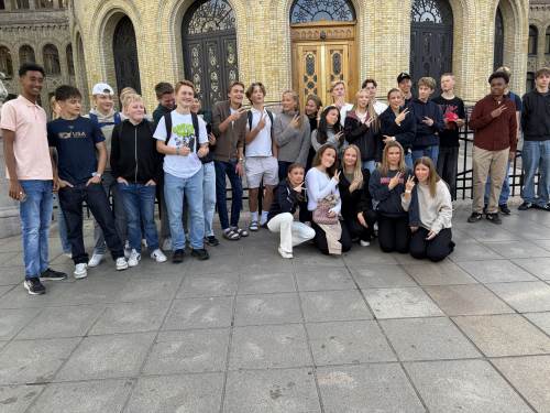 10B utenfor Stortinget